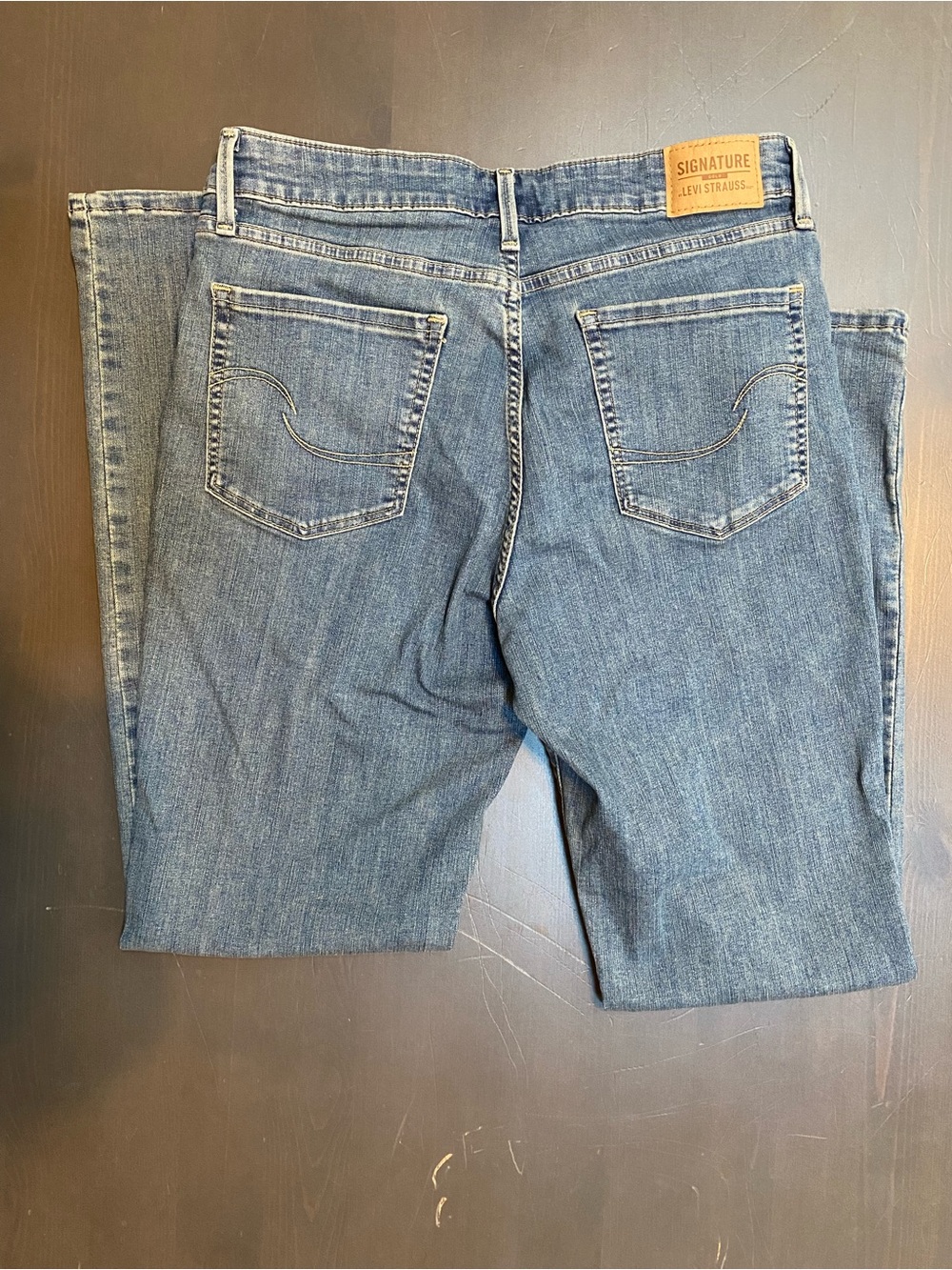 Signature by Levi Strauss Totally Shaping Straight Leg Jeans Medium Wash 10M - Picture 5 of 9